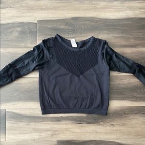 Long sleeve athletic crop top